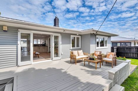 Photo of property in 1/46 Roberts Road, Glenfield, Auckland, 0629