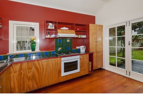 Photo of property in 2 Patrick Street, Petone, Lower Hutt, 5012