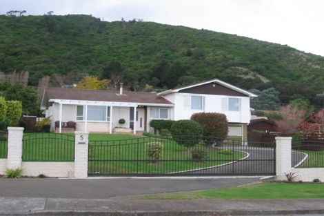 Photo of property in 5 Te Maku Grove, Waikanae, 5036