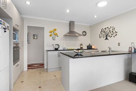 Photo of property in 13 Ribbonwood Close, Te Kauwhata, 3710