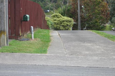 Photo of property in 69 Avonleigh Road, Green Bay, Auckland, 0604