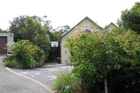 Photo of property in 12 Tree Fern Trail, Campbells Bay, Auckland, 0630