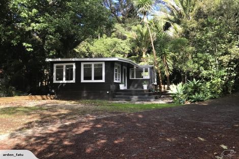 Photo of property in 160 Laingholm Drive, Laingholm, Auckland, 0604