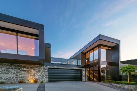 Photo of property in 15 Little Alpha Loop, Wanaka, 9305