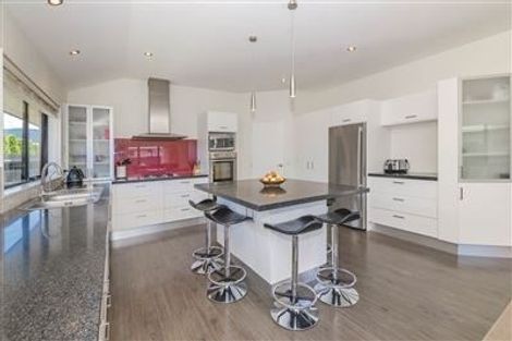 Photo of property in 8 Gandalf Crescent, Paraparaumu, 5032