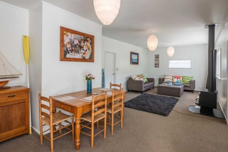 Photo of property in 24 Queens Road, Waikanae Beach, Waikanae, 5036