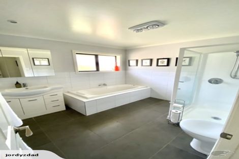 Photo of property in 16 Tokerau Crescent, Pukekohe, 2120