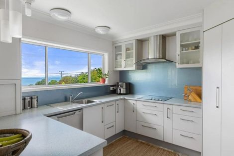 Photo of property in 1068 Whangaparaoa Road, Tindalls Beach, Whangaparaoa, 0930