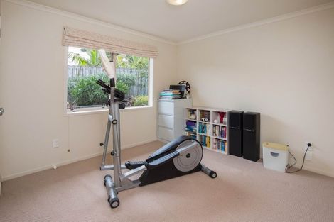 Photo of property in 4 Saltwood Street, Red Beach, 0932