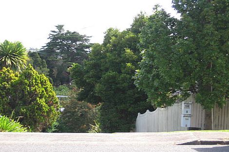 Photo of property in 3/152 Glenfield Road, Birkenhead, Auckland, 0626