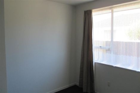 Photo of property in 1/90 Queenspark Drive, Parklands, Christchurch, 8083