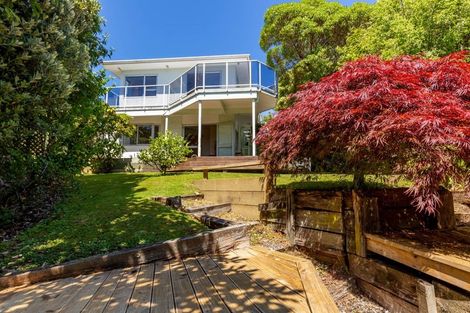 Photo of property in 32 Seaview Crescent, Picton, 7220