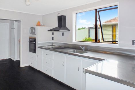 Photo of property in 8 Russell Street, Foxton, 4814