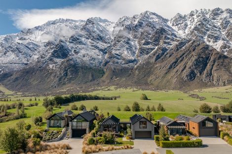 Photo of property in 33 Hackett Road, Jacks Point, Queenstown, 9371