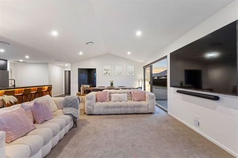 Photo of property in 17 Angus Place, Rangiora, 7400