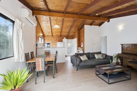 Photo of property in 2/391 West Coast Road, Glen Eden, Auckland, 0602