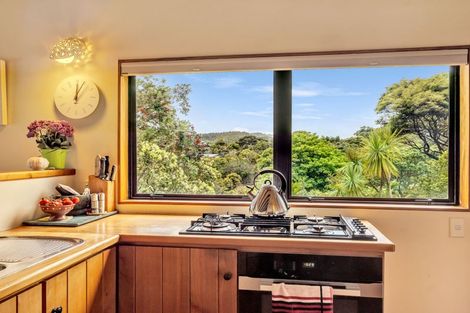 Photo of property in 117 Seaview Road, Piha, New Lynn, 0772