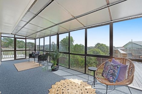 Photo of property in 34 Edgecombe Street, Newlands, Wellington, 6037