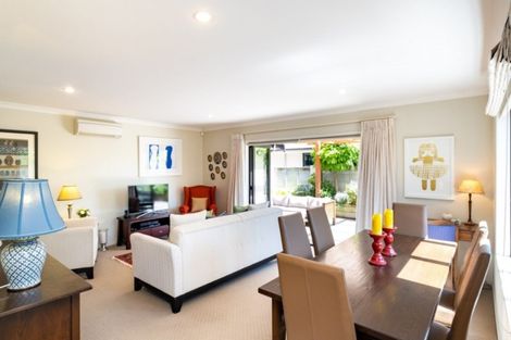 Photo of property in 2/11 Te Aute Road, Havelock North, 4130