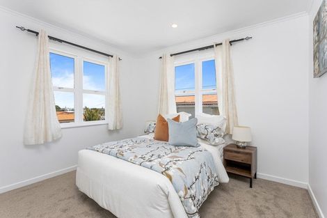 Photo of property in 1/15 Kia Ora Road, Beach Haven, Auckland, 0626