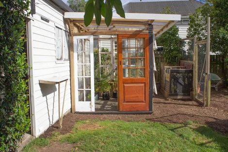 Photo of property in 84 Govett Avenue, Frankleigh Park, New Plymouth, 4310