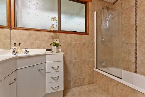 Photo of property in 10 Phillipa Place, Browns Bay, Auckland, 0630