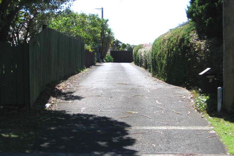 Photo of property in 2 Divich Avenue, Te Atatu South, Auckland, 0610