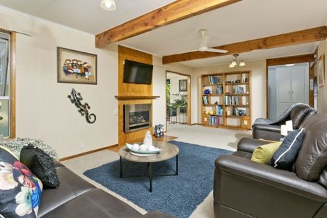 Photo of property in 66 Lake Road, Northcote, Auckland, 0627