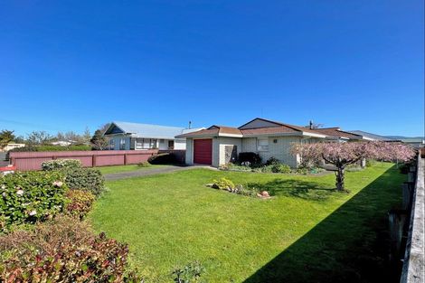 Photo of property in 5 Gladstone Street, Dannevirke, 4930