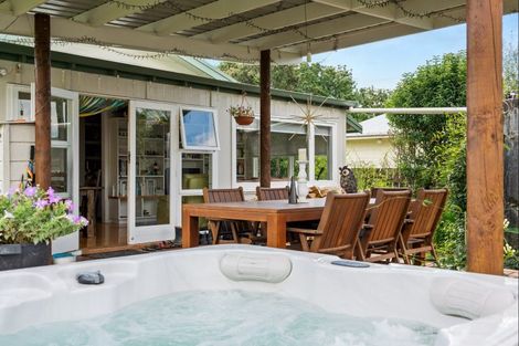 Photo of property in 6 Kanakanaia Road, Te Karaka, 4022