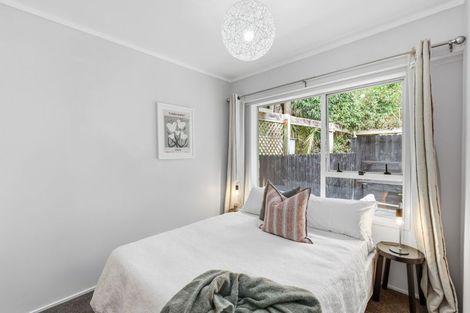 Photo of property in 2/12 Mahuta Grove, Northcote, Auckland, 0627