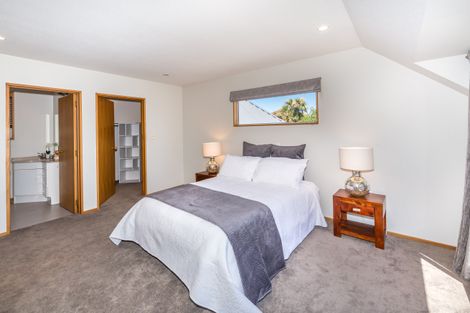 Photo of property in 376a Memorial Avenue, Burnside, Christchurch, 8053