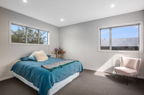 Photo of property in 98 Aotea Drive, Aotea, Porirua, 5024