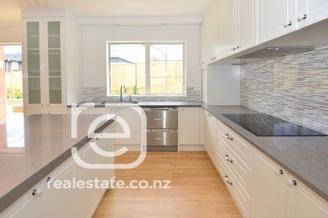 Photo of property in 68 Huntington Park Drive, Greenhithe, Auckland, 0632