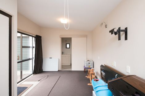 Photo of property in 40 Epsom Road, Hokowhitu, Palmerston North, 4410