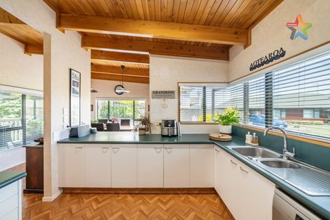 Photo of property in 14a Pekanga Road, Normandale, Lower Hutt, 5010