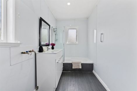 Photo of property in 70 Forest Hill Road, Henderson, Auckland, 0612