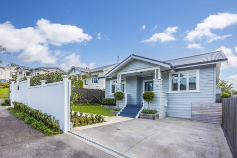Photo of property in 16 Warwick Street, Morningside, Auckland, 1022