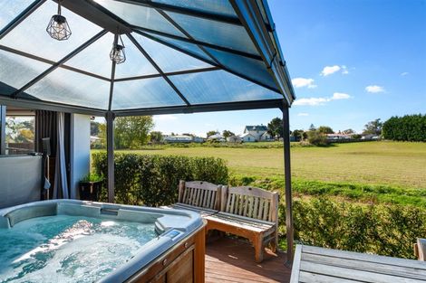 Photo of property in 10 Hanalin Drive, Marton, 4710