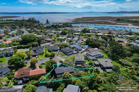 Photo of property in 7 Highlight Parade, Te Atatu South, Auckland, 0610