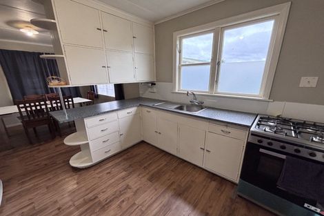 Photo of property in 27 Duff Crescent, Highbury, Palmerston North, 4412