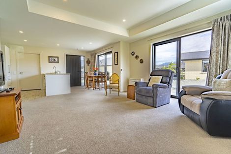 Photo of property in 28/10 Pop Andrew Drive, Te Anau, 9600