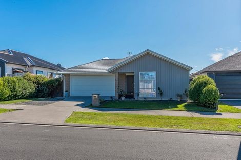 Photo of property in 13 Papa Orchard Drive, Kumeu, 0810