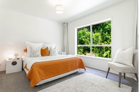 Photo of property in 2/38 Ravenwood Drive, Forrest Hill, Auckland, 0620