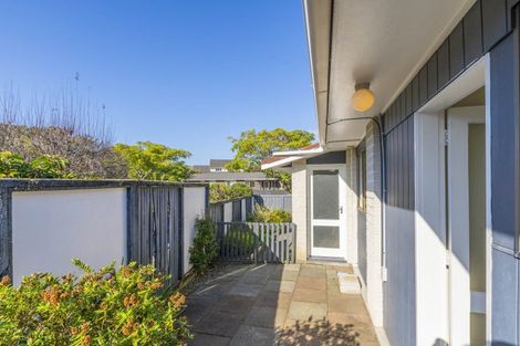 Photo of property in 15 Rosebank Grove, Waikanae, 5036