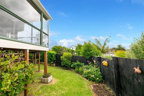 Photo of property in 1/204 Sturges Road, Henderson, Auckland, 0612