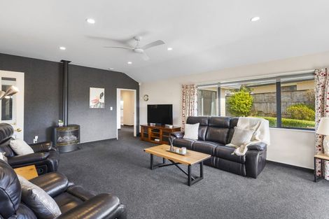 Photo of property in 52 Lorna Irene Drive, Raumati South, Paraparaumu, 5032