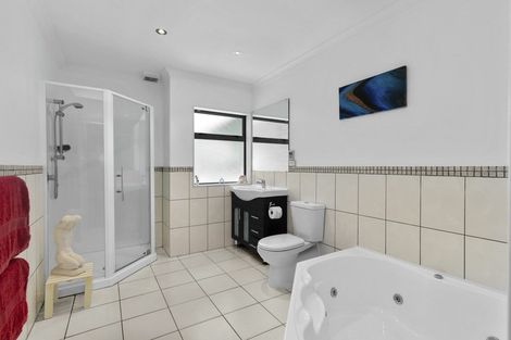 Photo of property in 14 Arahiwi Grove, Tirohanga, Lower Hutt, 5010