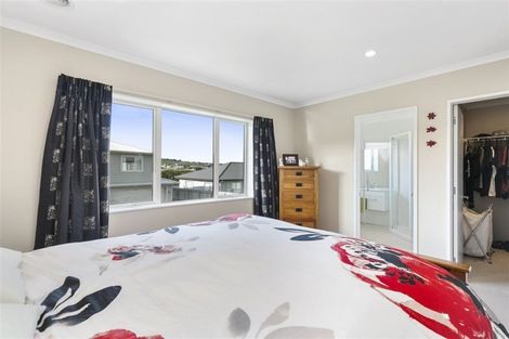 Photo of property in 254 Mark Avenue, Grenada Village, Wellington, 6037