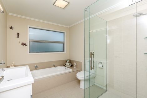 Photo of property in 2 Cutfield Road, New Plymouth, 4310